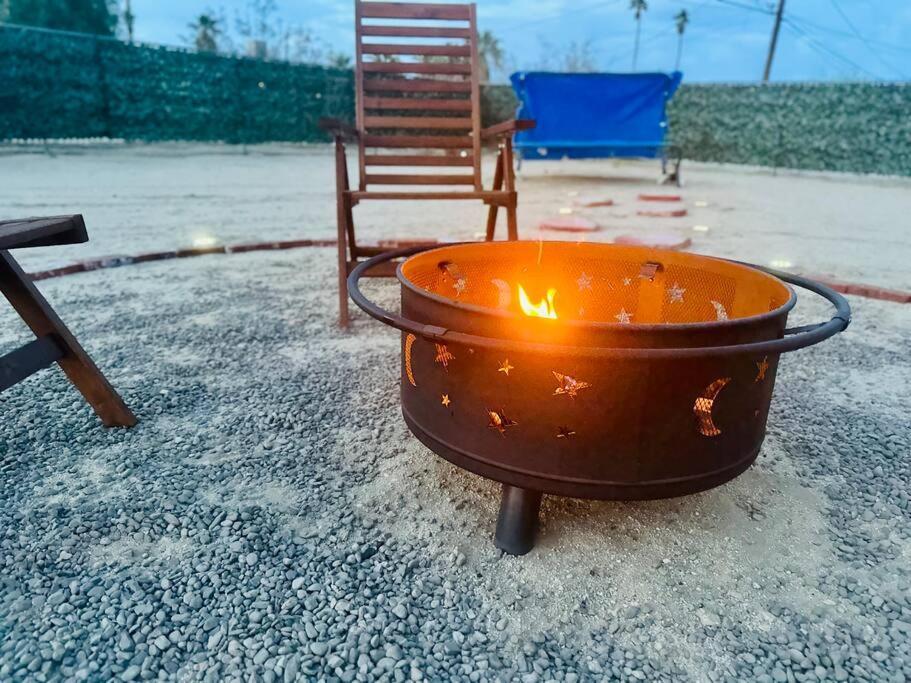 The Desert Monroe-Hot Tub-Firepit-Games-By Joshua Tree National Park Twentynine Palms Ngoại thất bức ảnh