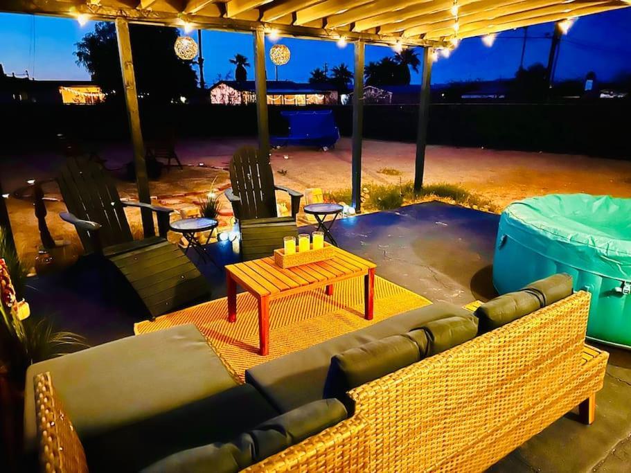 The Desert Monroe-Hot Tub-Firepit-Games-By Joshua Tree National Park Twentynine Palms Ngoại thất bức ảnh